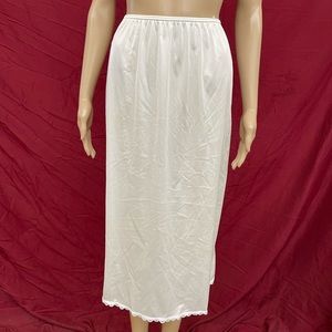 Vintage Warner’s White maxi slip Size Medium